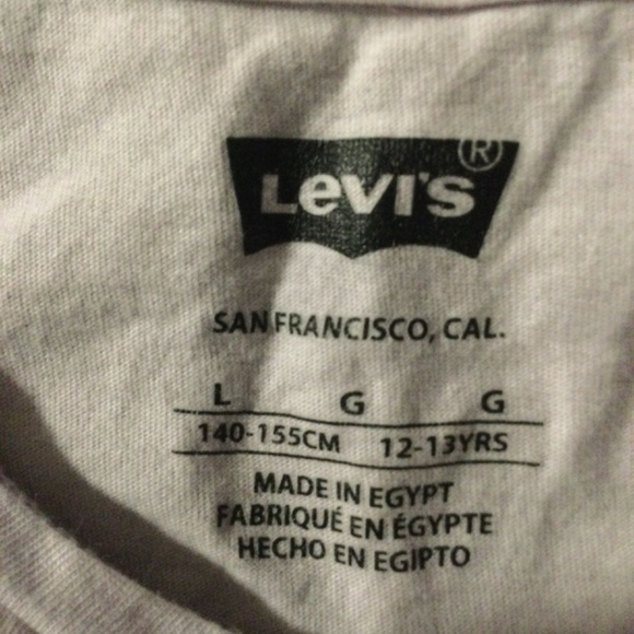 Never worn girls Levi’s  tees - Picture 3 of 3